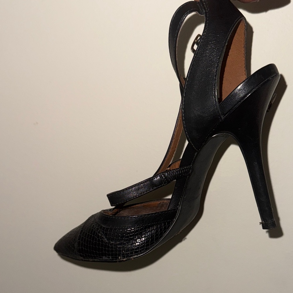Steve Madden Black Pointed Closed-Toe Heels Size 9